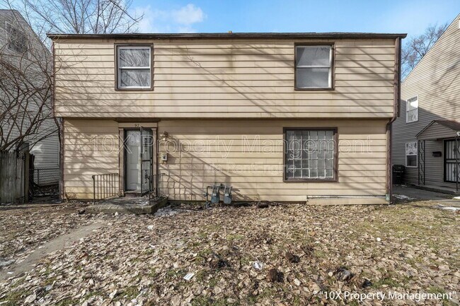 Primary Photo - 99 N Waverly St