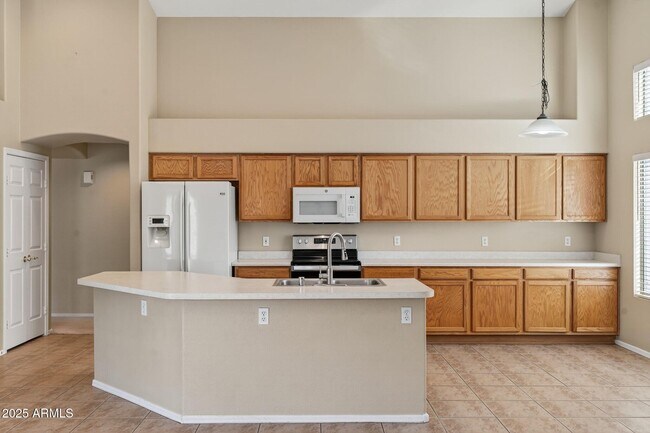 Building Photo - 8611 W Alex Ave