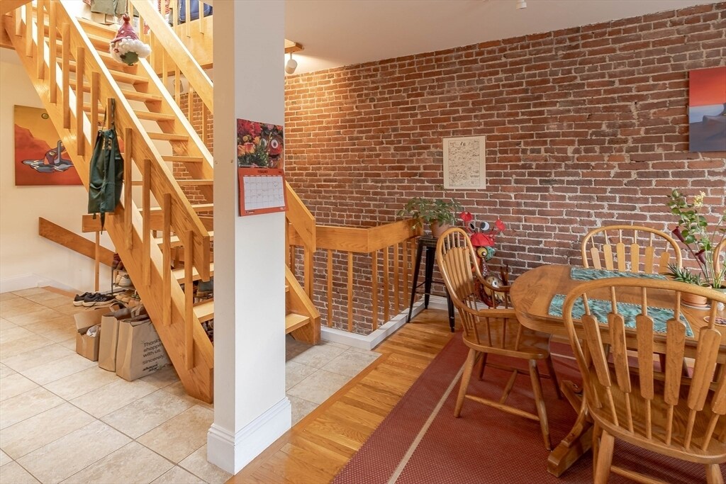 Building Photo - 39 Garrison Rd