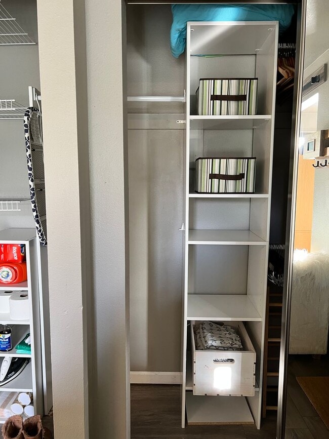 Building Photo - Fully Furnished 1 Bed 1 Bath Unit Available NOW!