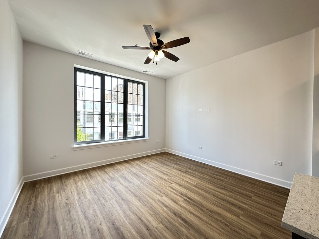 Building Photo - 3160 N Broadway