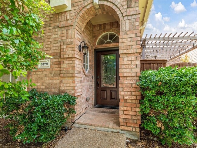 Building Photo - 8129 Springmoss Dr