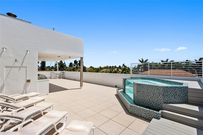 Building Photo - 500 Isle of Capri Dr