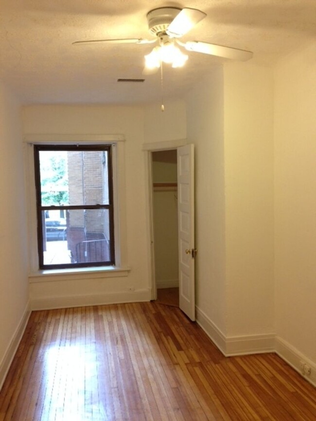 Building Photo - 1153 W Webster Ave