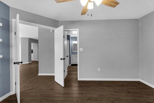 Building Photo - "Charming 3-Bed Home in Fort Walton Beach – Pet Friendly!"