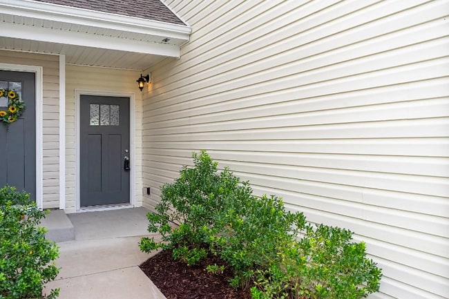Building Photo - 1135 Somerset Springs Dr