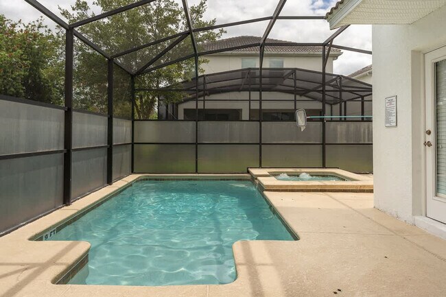 Building Photo - 4702 Sleepy Hollow Dr