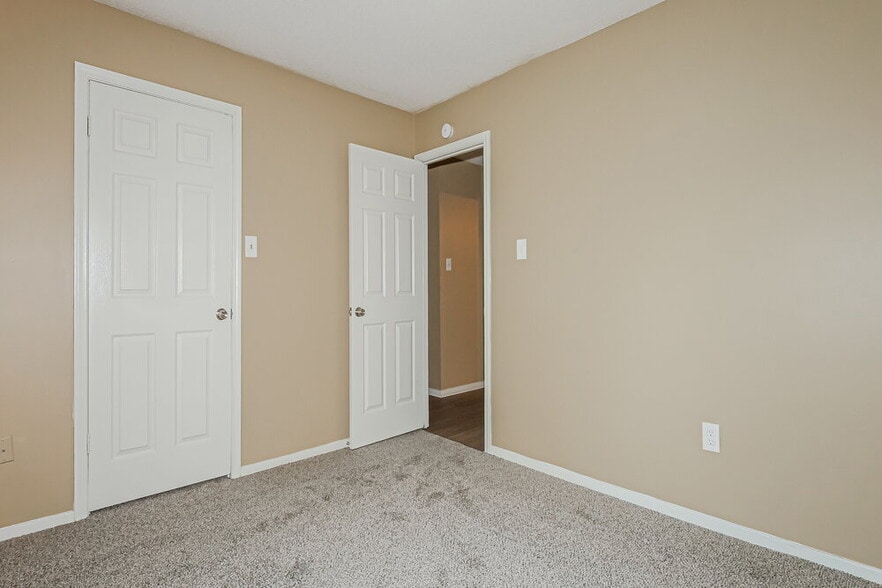 Building Photo - 6635 Dunbarton Dr