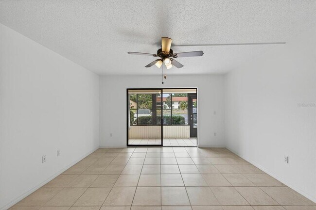 Building Photo - 5735 Gardens Dr