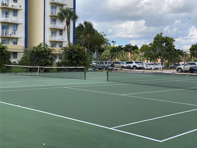 Building Photo - 4550 NW 9th St