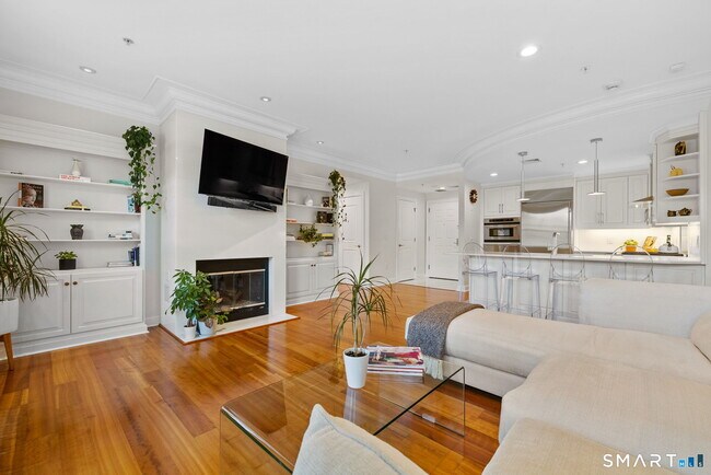 Building Photo - 85 Memorial Rd