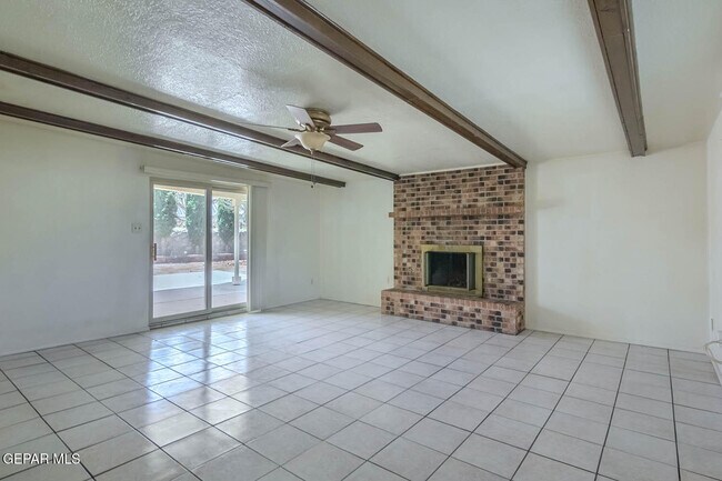 Building Photo - 2125 Pacheco Dr
