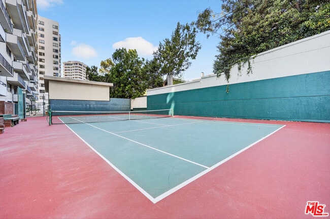 Building Photo - 10535 Wilshire Blvd