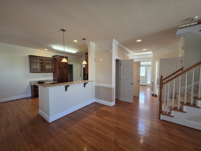 Building Photo - Spacious 4-Bedroom Home for Rent in Kings ...