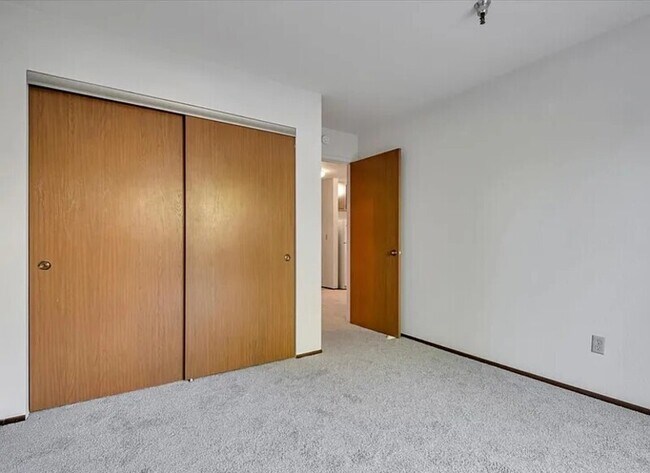 Building Photo - 106 Vista Prieta Ct