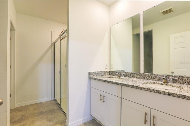 Building Photo - 6004 Bimini Ave