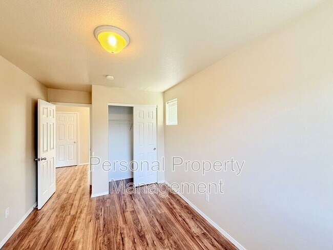 Building Photo - 13024 NE 26th St