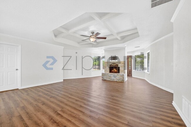 Building Photo - 3901 High Rd