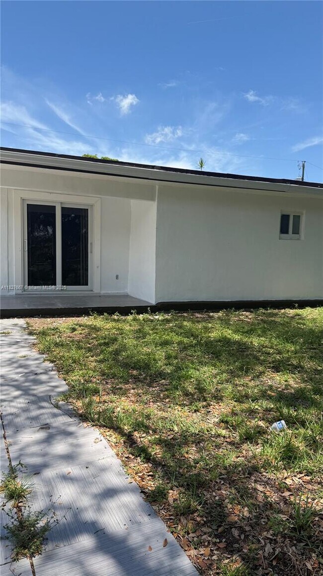 Building Photo - 7200 Granada Blvd
