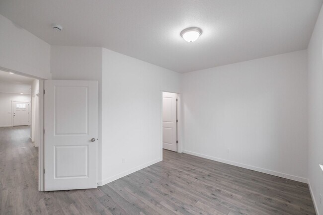 Building Photo - 2483-2485 Roll Tide Ct