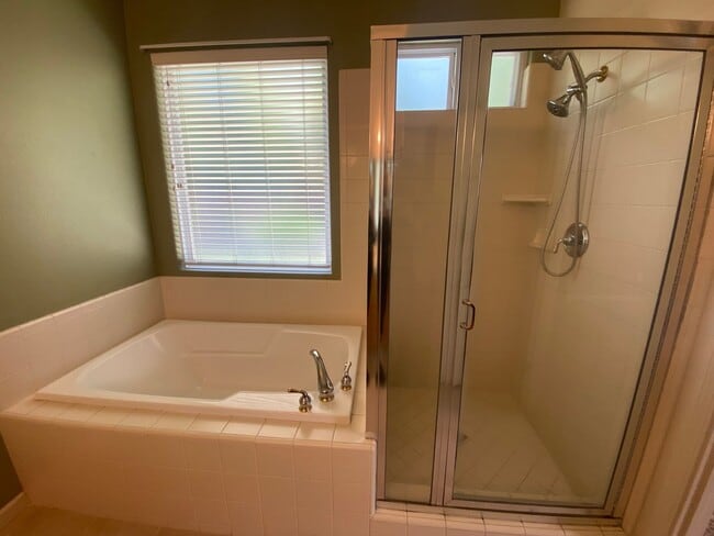 Building Photo - 4 bedroom in Paso Robles