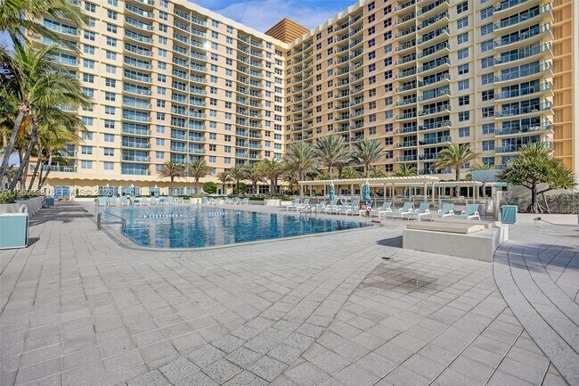 Building Photo - 2501 S Ocean Dr