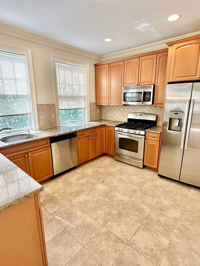 Primary Photo - Madison Avenue, Park Ridge, NJ 07656 - 2 BR 2 BA condo