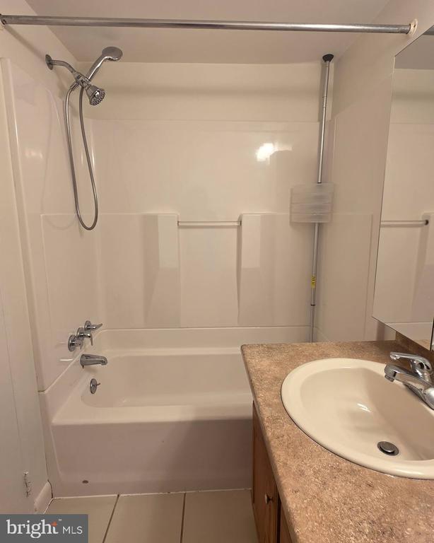 Building Photo - 9926 Haldeman Ave