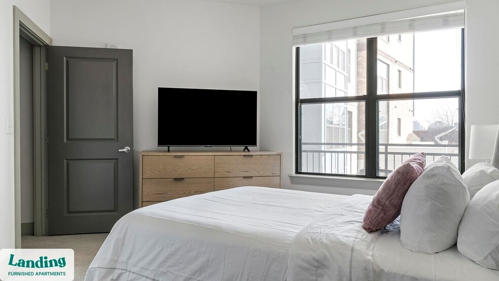 Building Photo - 930 Howell Mill Rd NW