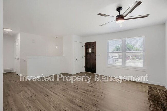 Building Photo - 6473 Newcombe Ct