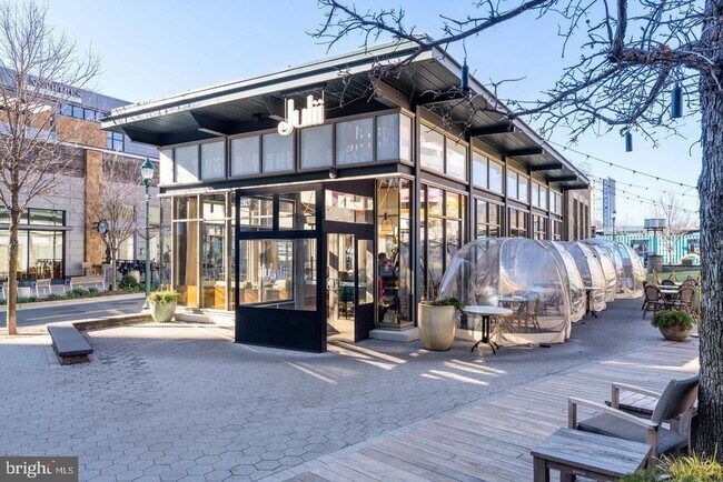 Building Photo - 930 Rose Ave