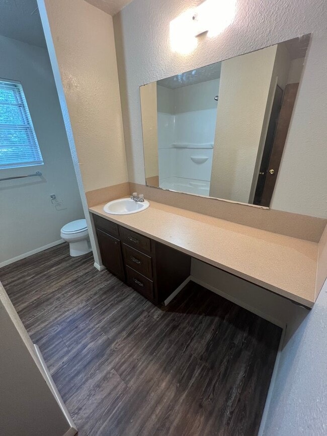 Building Photo - 3 Bed 1.5 Bath, Has large extra room that ...