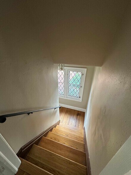 Building Photo - 15466 Artesian St