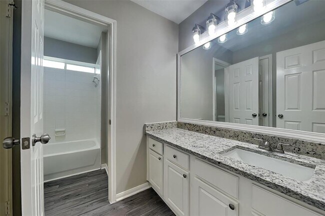Building Photo - 17003 Fairway Glen Ln
