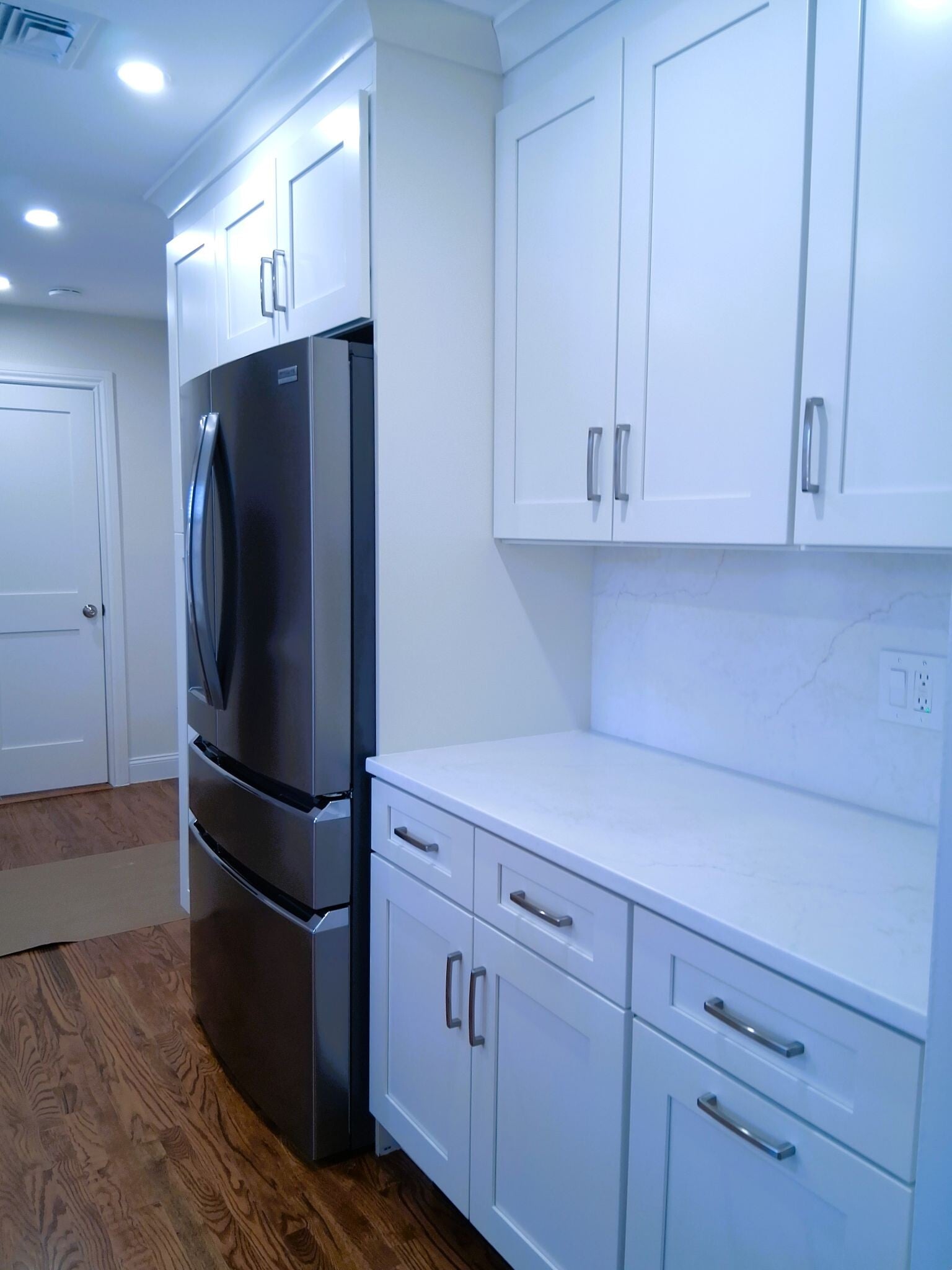 Building Photo - 34 Old East Neck Rd