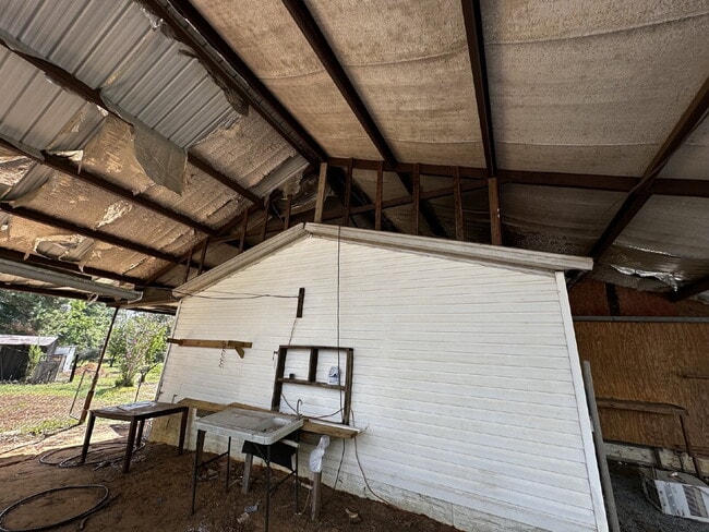 Building Photo - 3 Bedroom 2 Bath home on a corner lot in Anacoco, LA