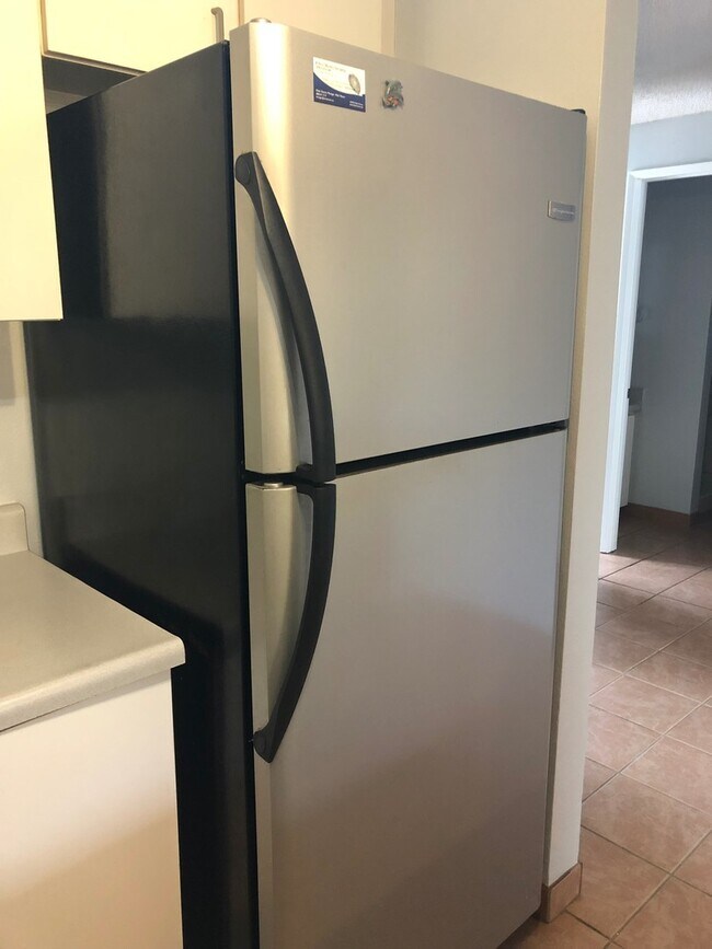 Building Photo - Unfurnished 2 BR/2BA Condo