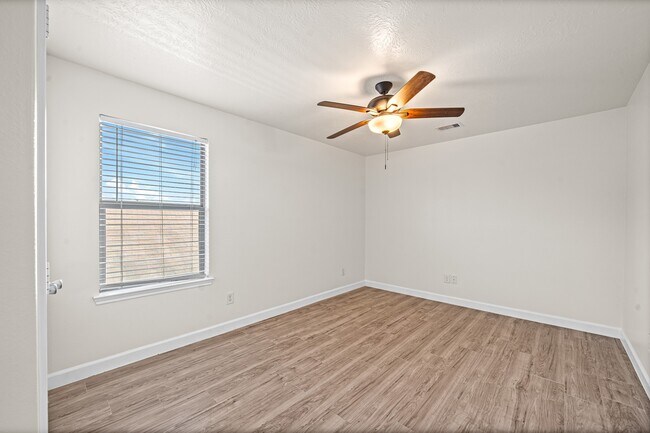 Building Photo - 15623 Harris Canyon Ln