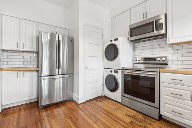 Building Photo - Beautiful Ghent Condo for Rent !