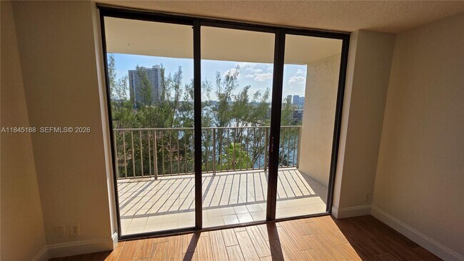 Building Photo - 18151 NE 31st Ct