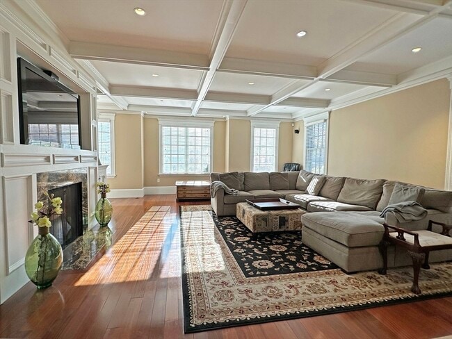 Building Photo - 66 Forest Ave