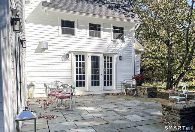 Building Photo - 85 Gellert Rd