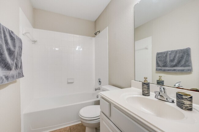 Building Photo - 7219 Palmito Ranch Dr