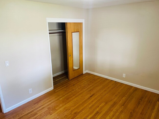 Building Photo - Beautiful 3bed/2ba house on Cul-de-sac. Great location with Cupertino Schools.