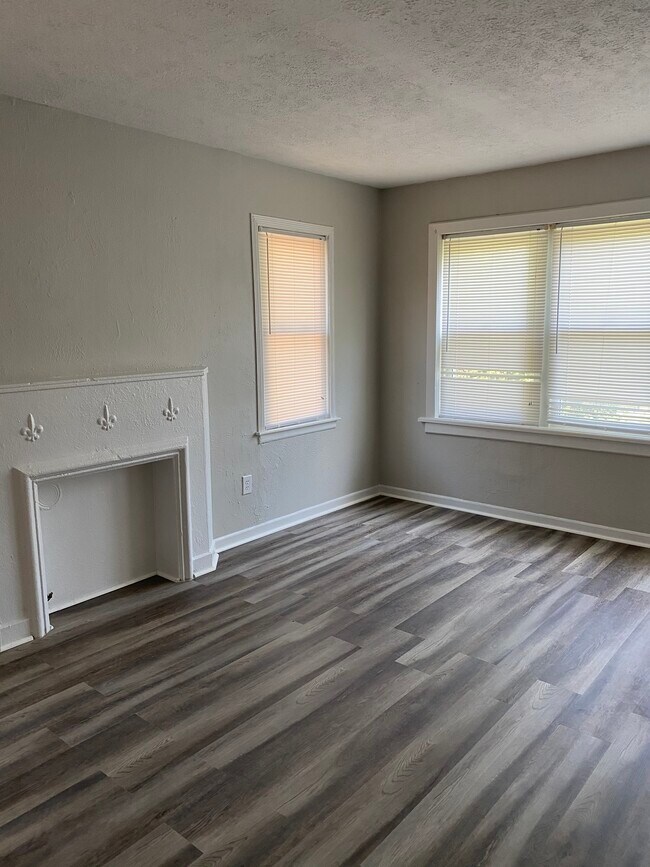 Building Photo - 1441 E Columbus St