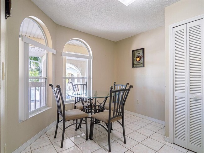 Building Photo - 3204 Sabal Palms Ct