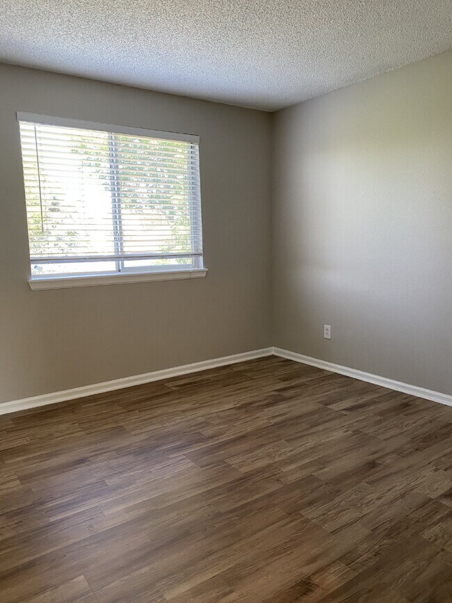 Building Photo - Highlands Ranch Home Available Now!