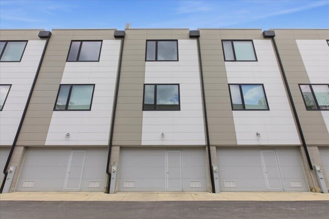 Building Photo - 1019 N Cleveland Ave