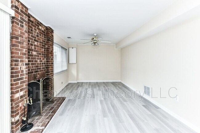 Building Photo - 8088 Edinburgh Dr