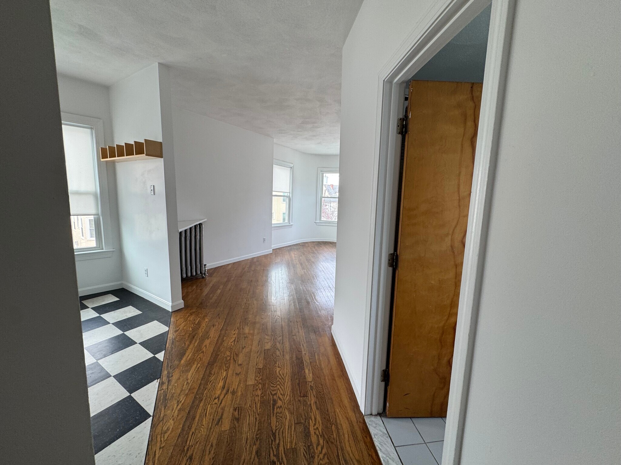 Building Photo - 146 Oxford St